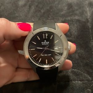 This watch is like new, and has only been worn a few times. It works perfect.